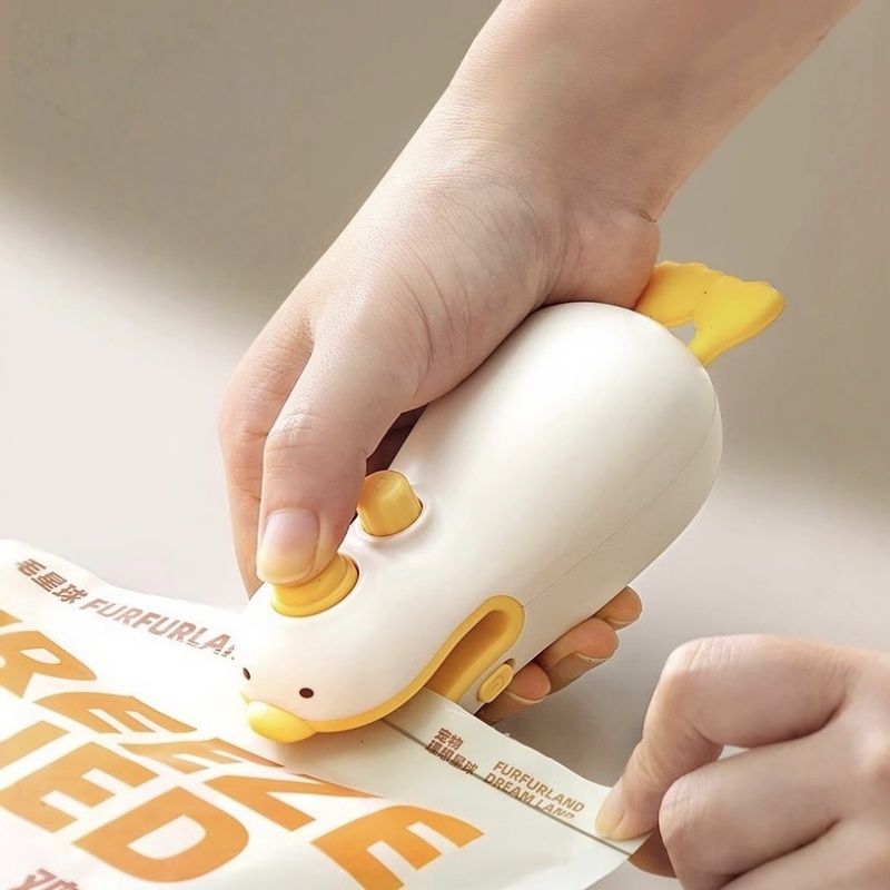 Cute Duck Rechargeable Handhel - Food Snack recension och pris